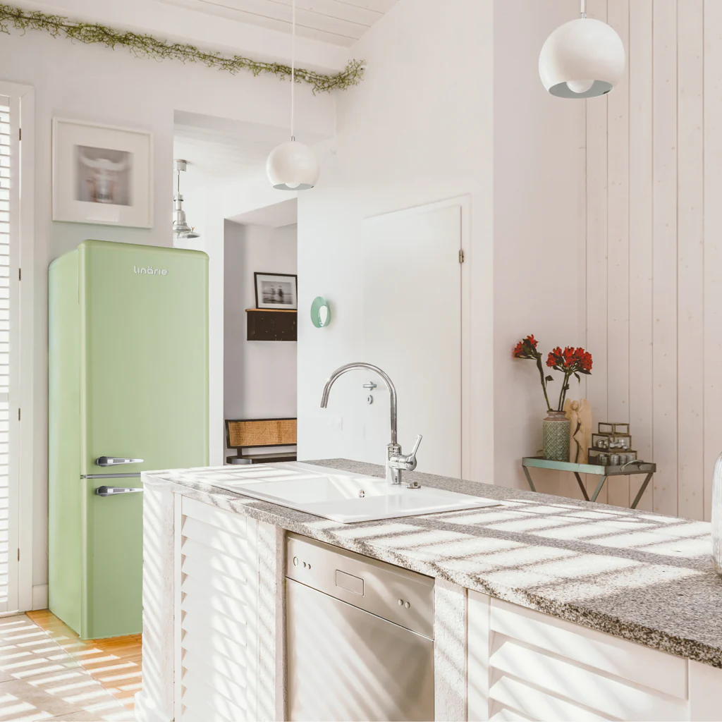 Annecy 242L Retro Bottom Mount Fridge Green LKCO250GREEN - Image 8